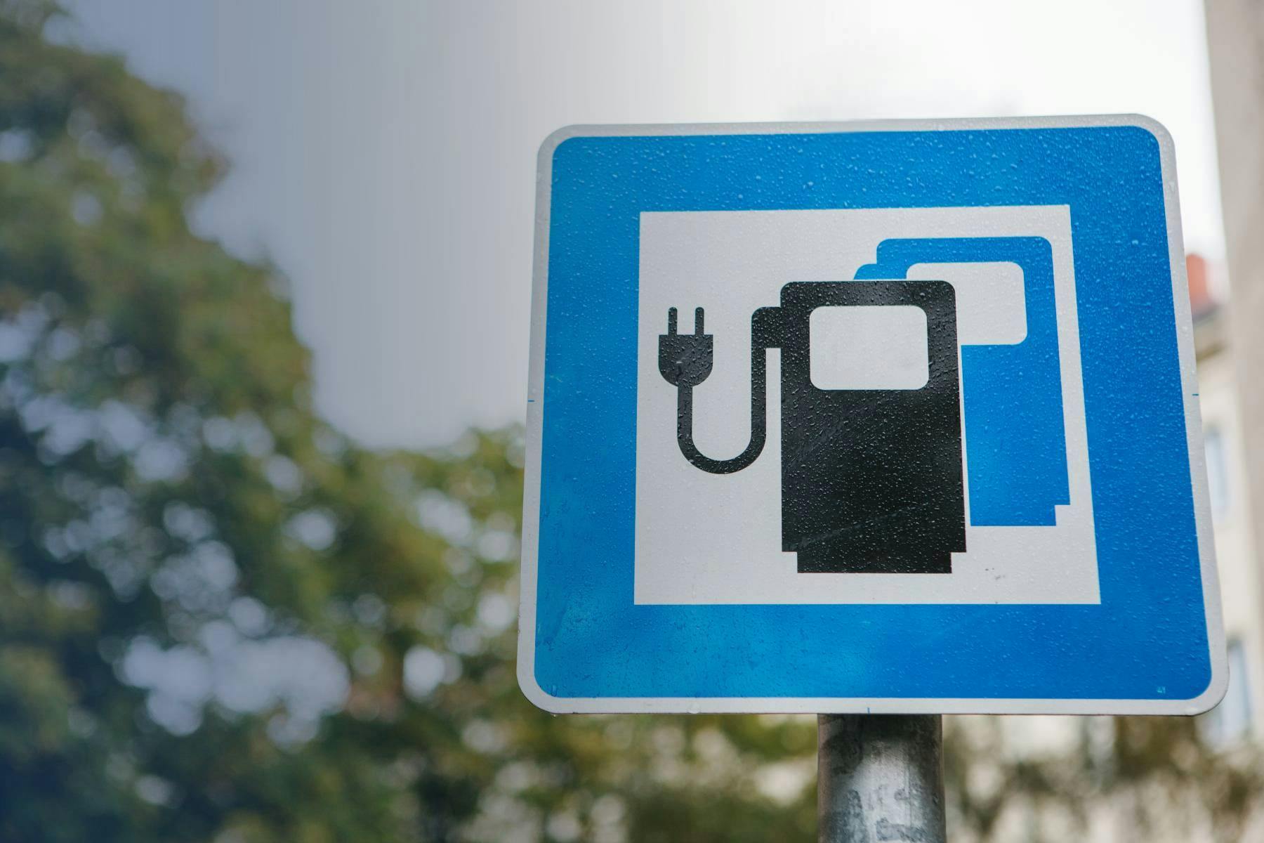 The global transition to 100% renewable transportation